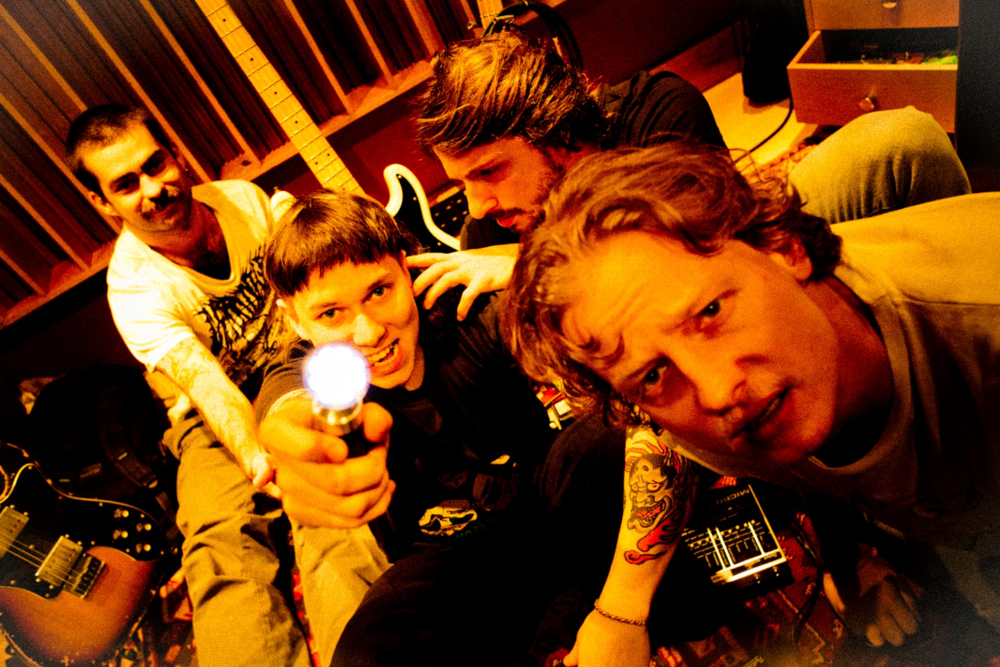 O primeiro disco do Budang é acelero do início ao fim