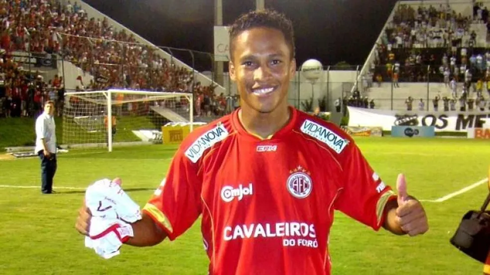 Quando o futebol encontra a música nas camisas