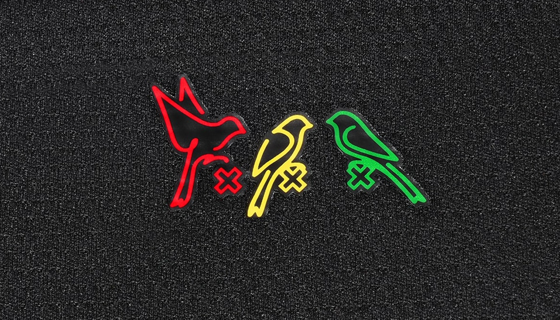 Quando o futebol encontra a música nas camisas