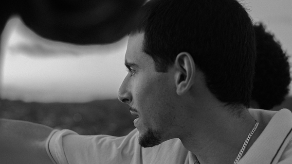 Dário Inerente lança o clipe de "Atento e Forte"