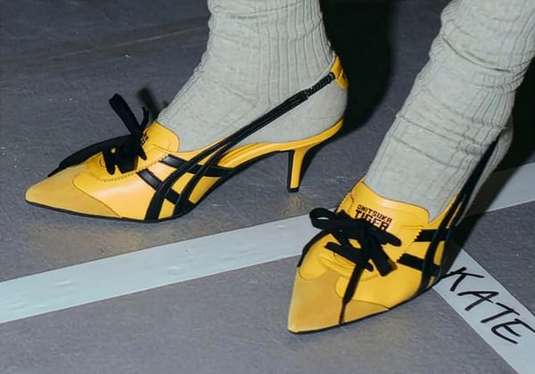 O salto alto e a renegociação do corpo feminino